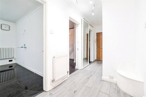 2 bedroom flat for sale, Claybury Broadway, ILFORD, Essex, IG5