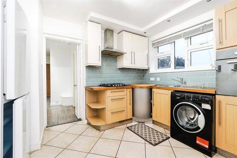 2 bedroom flat for sale, Claybury Broadway, Ilford, IG5