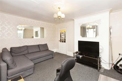 2 bedroom flat for sale, Claybury Broadway, Ilford, IG5