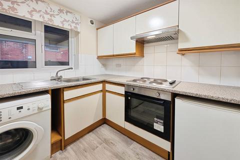 undefined, 112 Waterloo Road, Southampton SO15