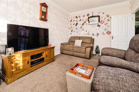 2 bedroom bungalow for sale, Tunstall Avenue, Ilford, IG6