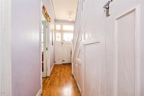 3 bedroom semi-detached house for sale, Hamilton Avenue, Ilford, IG6