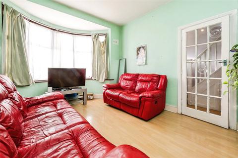 3 bedroom semi-detached house for sale, Hamilton Avenue, Ilford, IG6