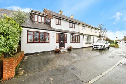 4 bedroom semi-detached house for sale, Peregrine Road, Ilford, IG6