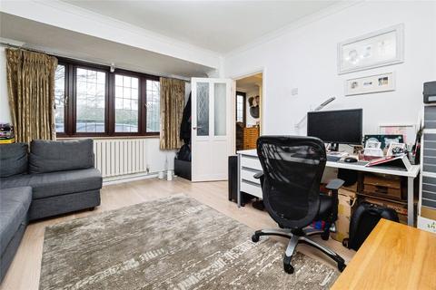 4 bedroom semi-detached house for sale, Peregrine Road, Ilford, IG6