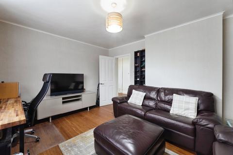 1 bedroom flat for sale, Claybury Broadway, Ilford, IG5