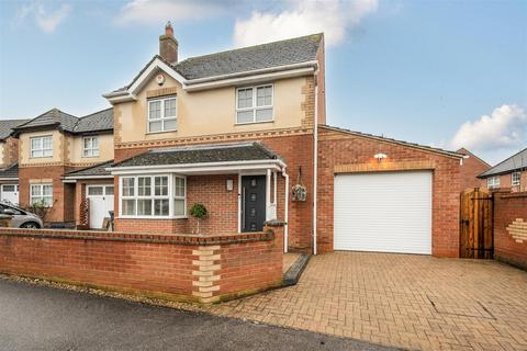 4 bedroom detached house for sale, Asgard Drive, Bedford