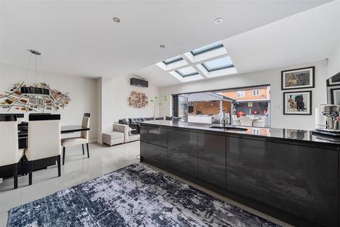 4 bedroom detached house for sale, Asgard Drive, Bedford