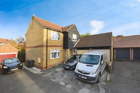 4 bedroom detached house for sale, Middleton Row, South Woodham Ferrers, Chelmsford, Essex, CM3