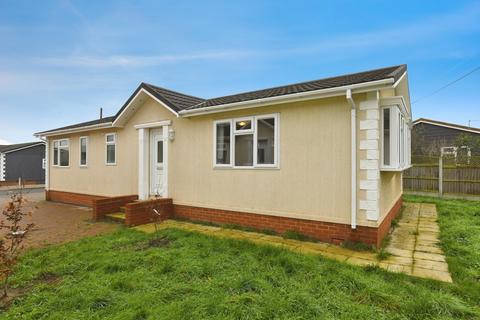 2 bedroom detached house for sale, Hawk Hill, Battlesbridge, Wickford, Essex, SS11