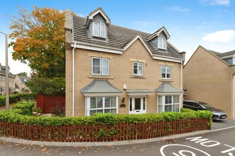 5 bedroom detached house for sale, Chichester Close, Chafford Hundred, Grays, Essex, RM16