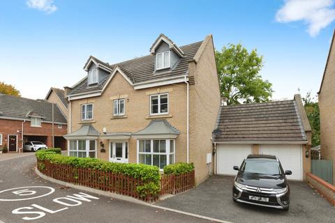 5 bedroom detached house for sale, Chichester Close, Chafford Hundred, Grays, Essex, RM16