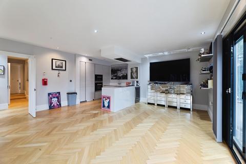 undefined, Lingmere Close, CHIGWELL, Essex, IG7