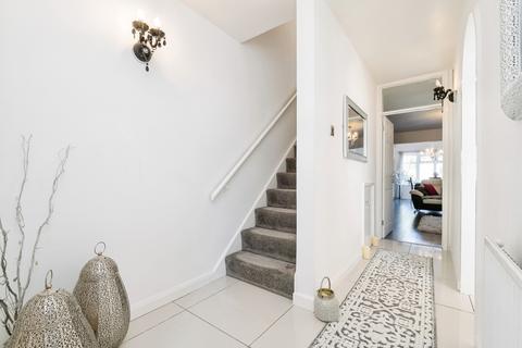 undefined, Sunnymede, Chigwell, Essex, IG7