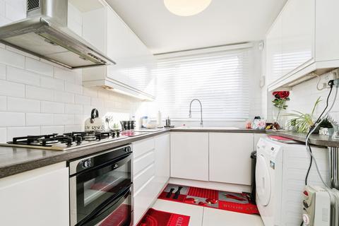 undefined, Sunnymede, Chigwell, Essex, IG7
