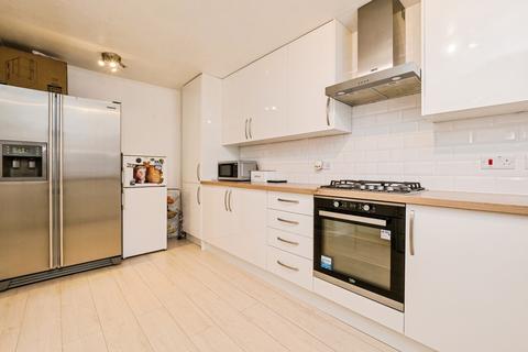 4 bedroom terraced house for sale, Limes Avenue, Chigwell, Essex, IG7