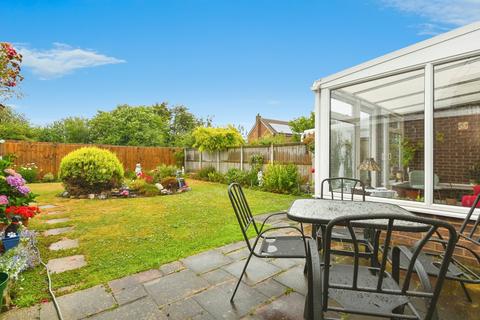 2 bedroom bungalow for sale, Blyford Road, Clacton-on-Sea, Essex, CO16