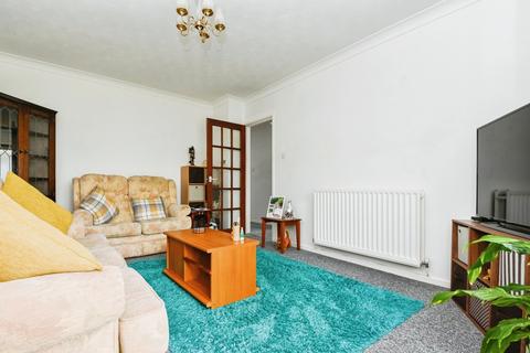 2 bedroom bungalow for sale, Blyford Road, Clacton-on-Sea, Essex, CO16