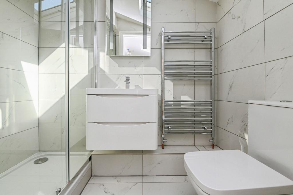 Bedroom 2 Ensuite