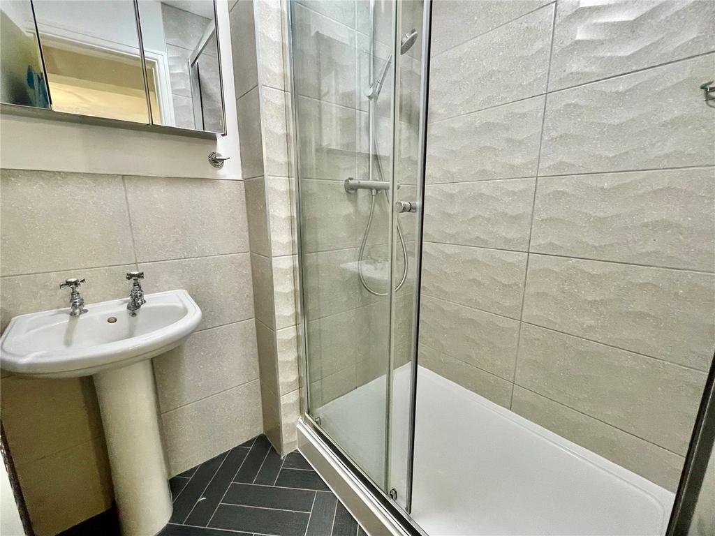 Master En-Suite