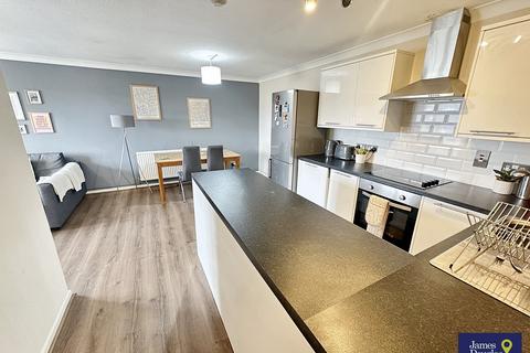 2 bedroom flat for sale, Woodville Court, Cardiff CF24