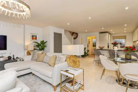 3 bedroom end of terrace house for sale, West Field Lane, St. Osyth, Clacton-on-Sea, Essex, CO16