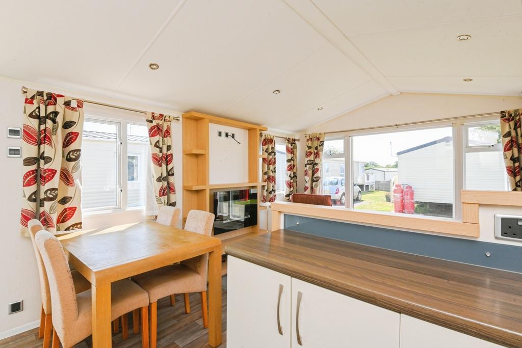 Kitchen/Living Area