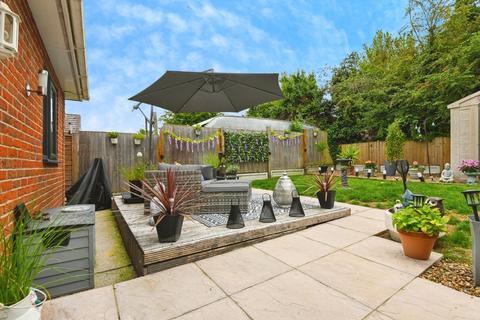 3 bedroom bungalow for sale, Oakmead Road, St. Osyth, Clacton-on-Sea, Essex, CO16