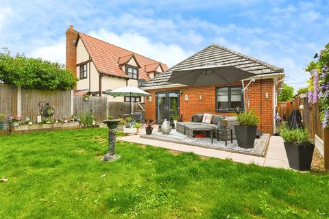 3 bedroom bungalow for sale, Oakmead Road, St. Osyth, Clacton-on-Sea, Essex, CO16