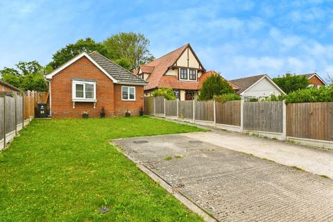 3 bedroom bungalow for sale, Oakmead Road, St. Osyth, Clacton-on-Sea, Essex, CO16