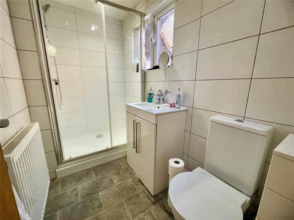 Gff - Shower Room
