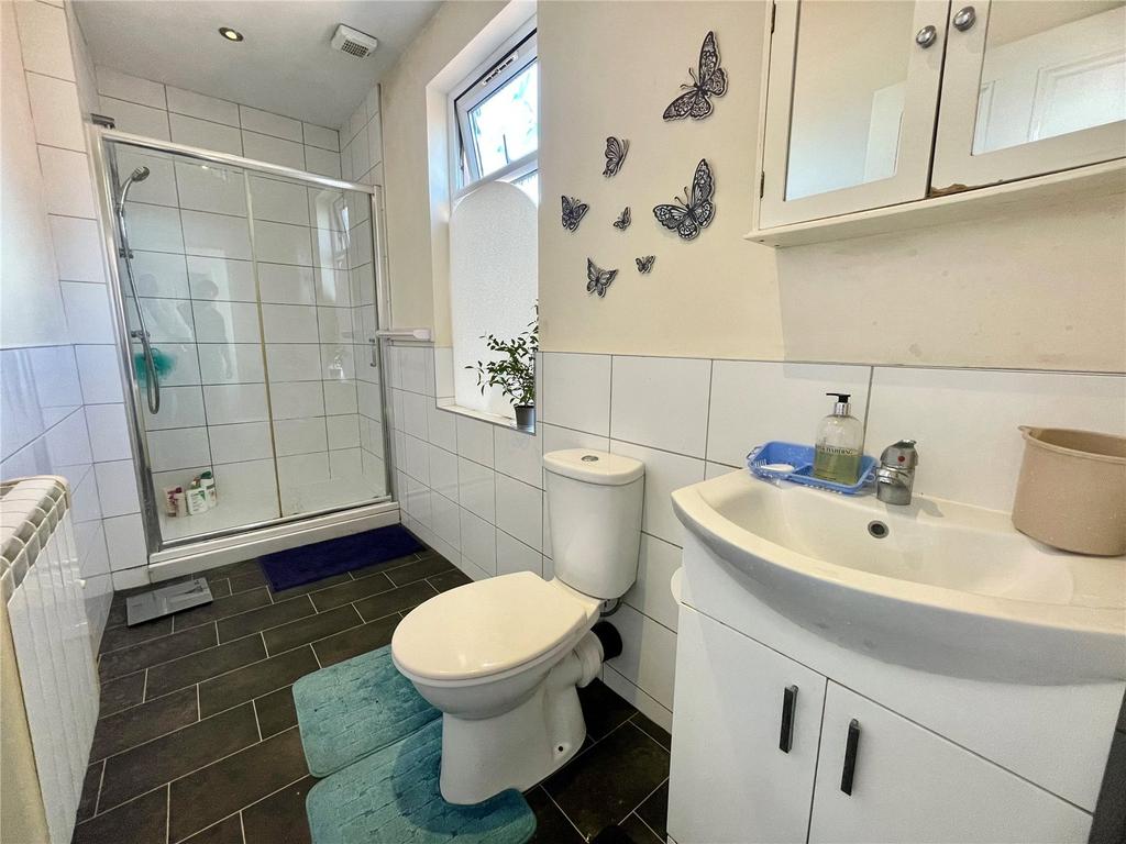 Fff - Shower Room