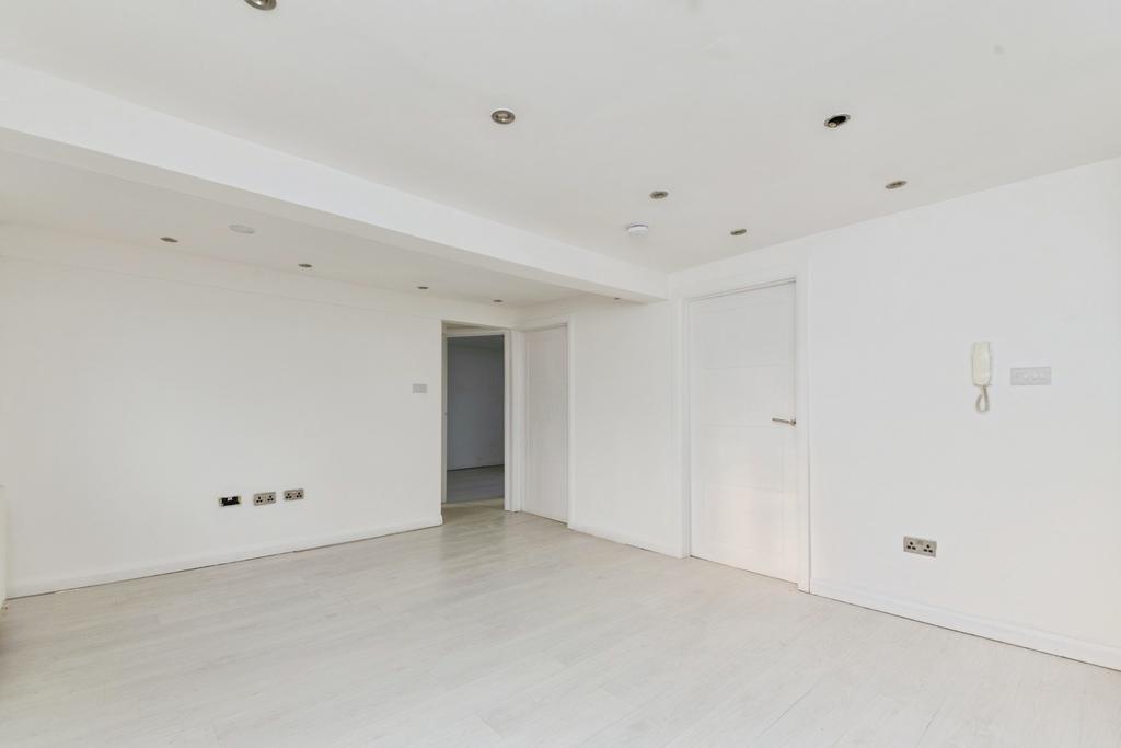 Kitchen/Living Area