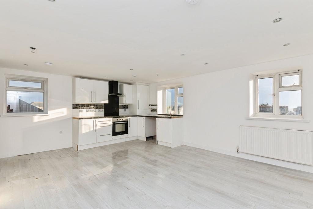 Kitchen/Living Area