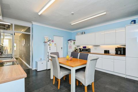 3 bedroom bungalow for sale, Point Clear Road, St. Osyth, Clacton-on-Sea, Essex, CO16
