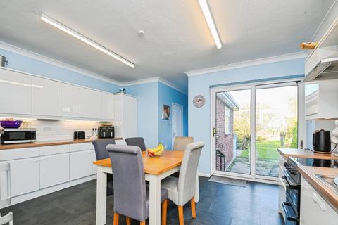 3 bedroom bungalow for sale, Point Clear Road, St. Osyth, Clacton-on-Sea, Essex, CO16