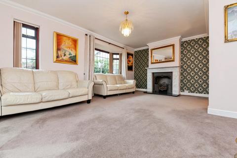 3 bedroom bungalow for sale, Dumont Avenue, St. Osyth, Clacton-on-Sea, Essex, CO16
