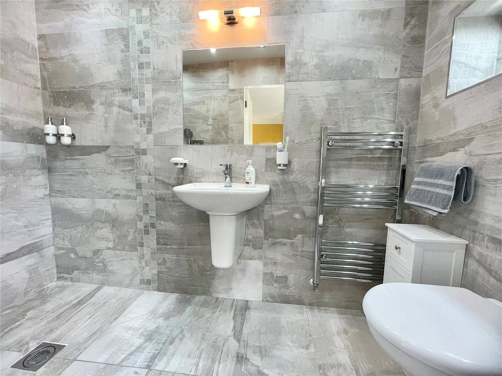Master En-Suite