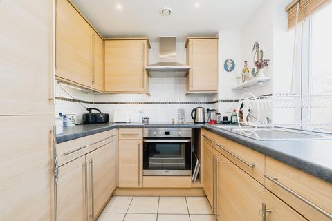 1 bedroom flat for sale, White Hart Lane, Romford, RM7
