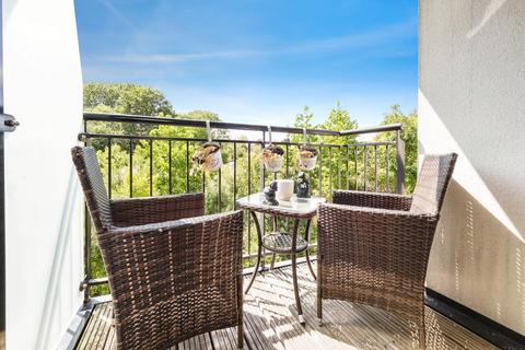 2 bedroom flat for sale, White Hart Lane, Romford, RM7