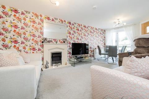 2 bedroom flat for sale, White Hart Lane, Romford, RM7