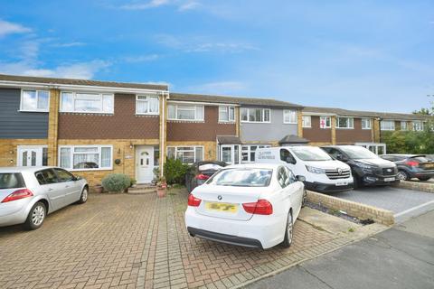 Charlotte Gardens, Romford, RM5