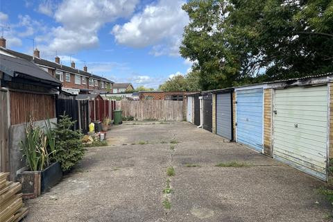 3 bedroom terraced house for sale, Charlotte Gardens, Romford, RM5