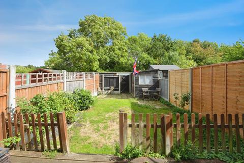 3 bedroom terraced house for sale, Charlotte Gardens, Romford, RM5