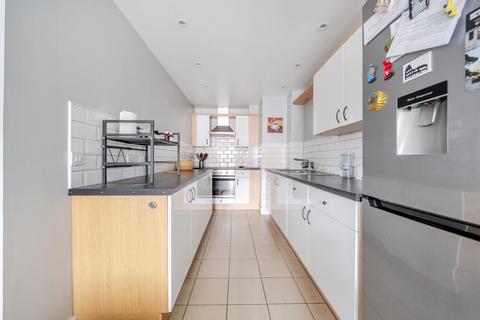 2 bedroom flat for sale, Weevil Lane, Hampshire PO12