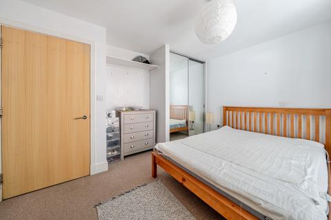 2 bedroom flat for sale, Weevil Lane, Hampshire PO12