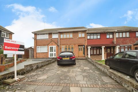 Fox Close, Romford, RM5