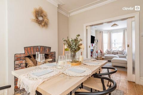3 bedroom end of terrace house for sale, Beauchamp Road, Plymouth PL2