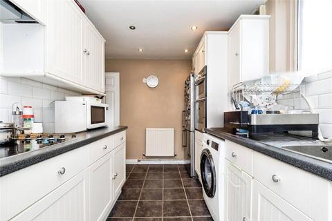 2 bedroom maisonette for sale, Rainham Road North, Dagenham, Essex, RM10