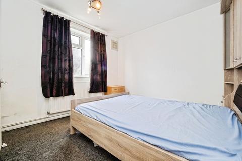 2 bedroom maisonette for sale, Rainham Road North, Dagenham, Essex, RM10